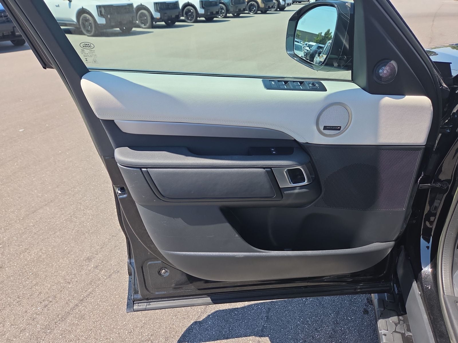 2023 Land Rover Discovery S R-Dynamic