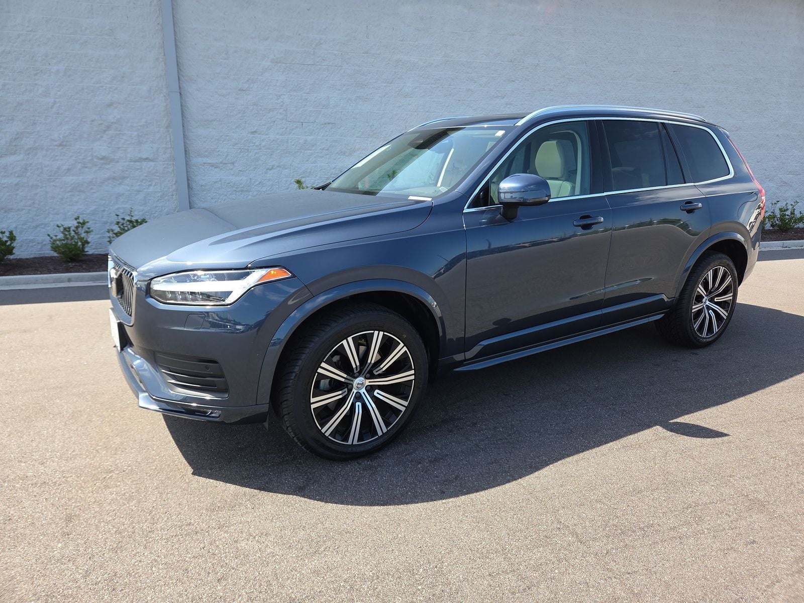 2023 Volvo XC90 B6 Core