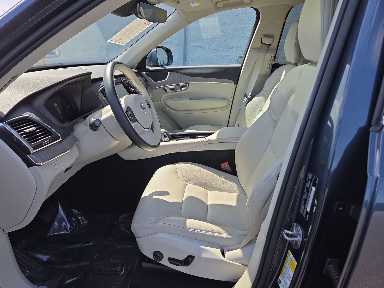 2023 Volvo XC90 B6 Core
