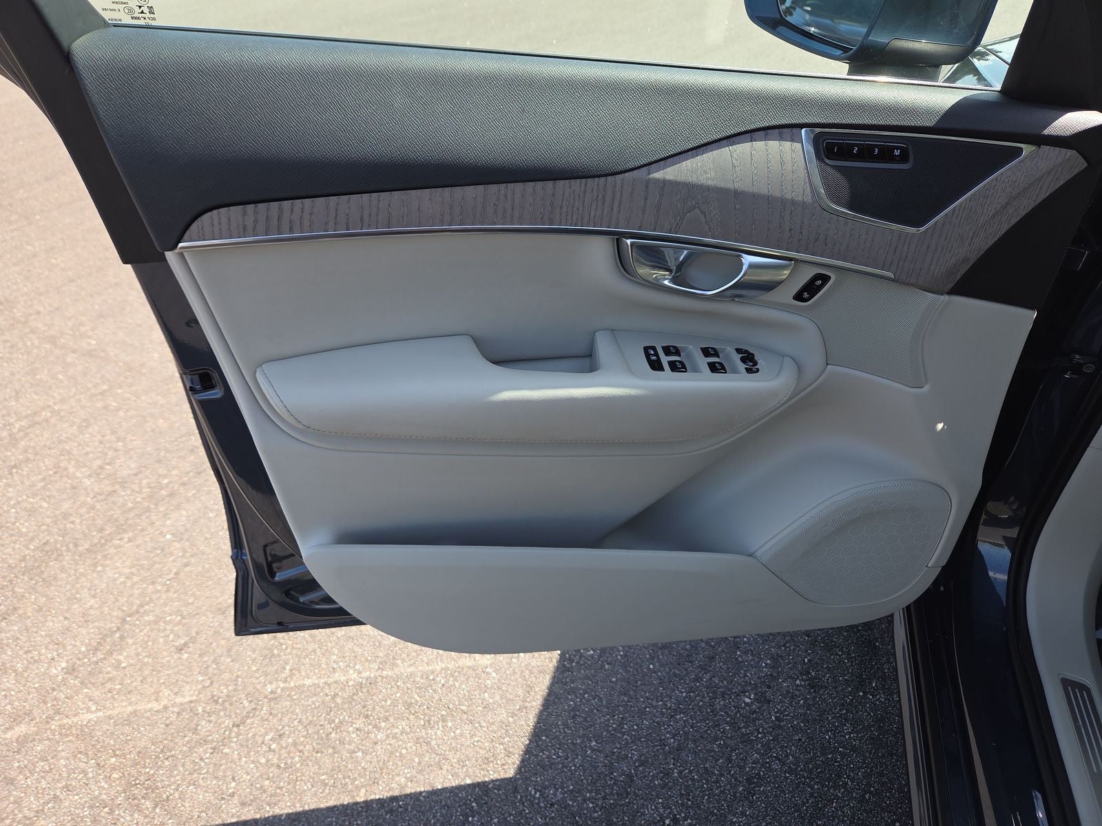 2023 Volvo XC90 B6 Core