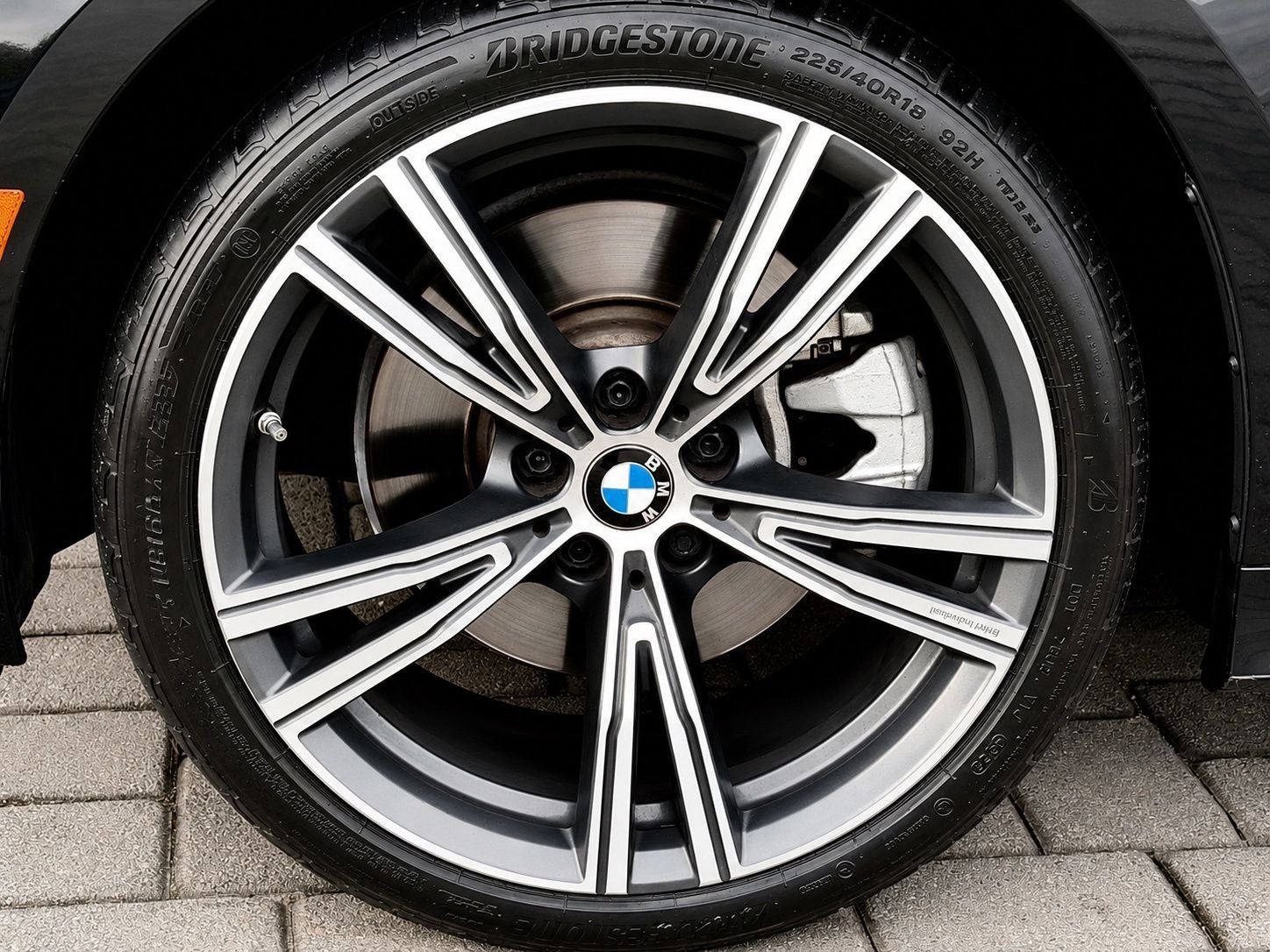 2024 BMW 3 Series 330i