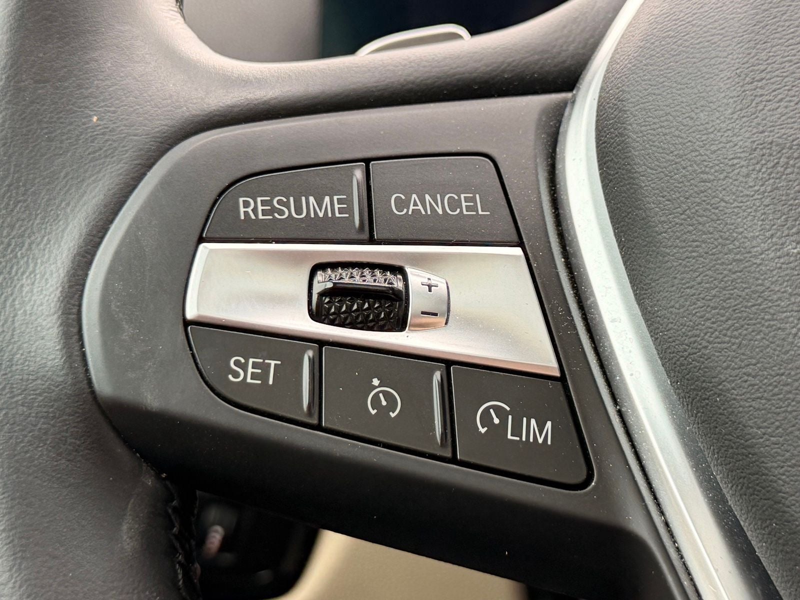 2024 BMW 3 Series 330i