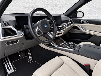 2025 BMW X7 M60i