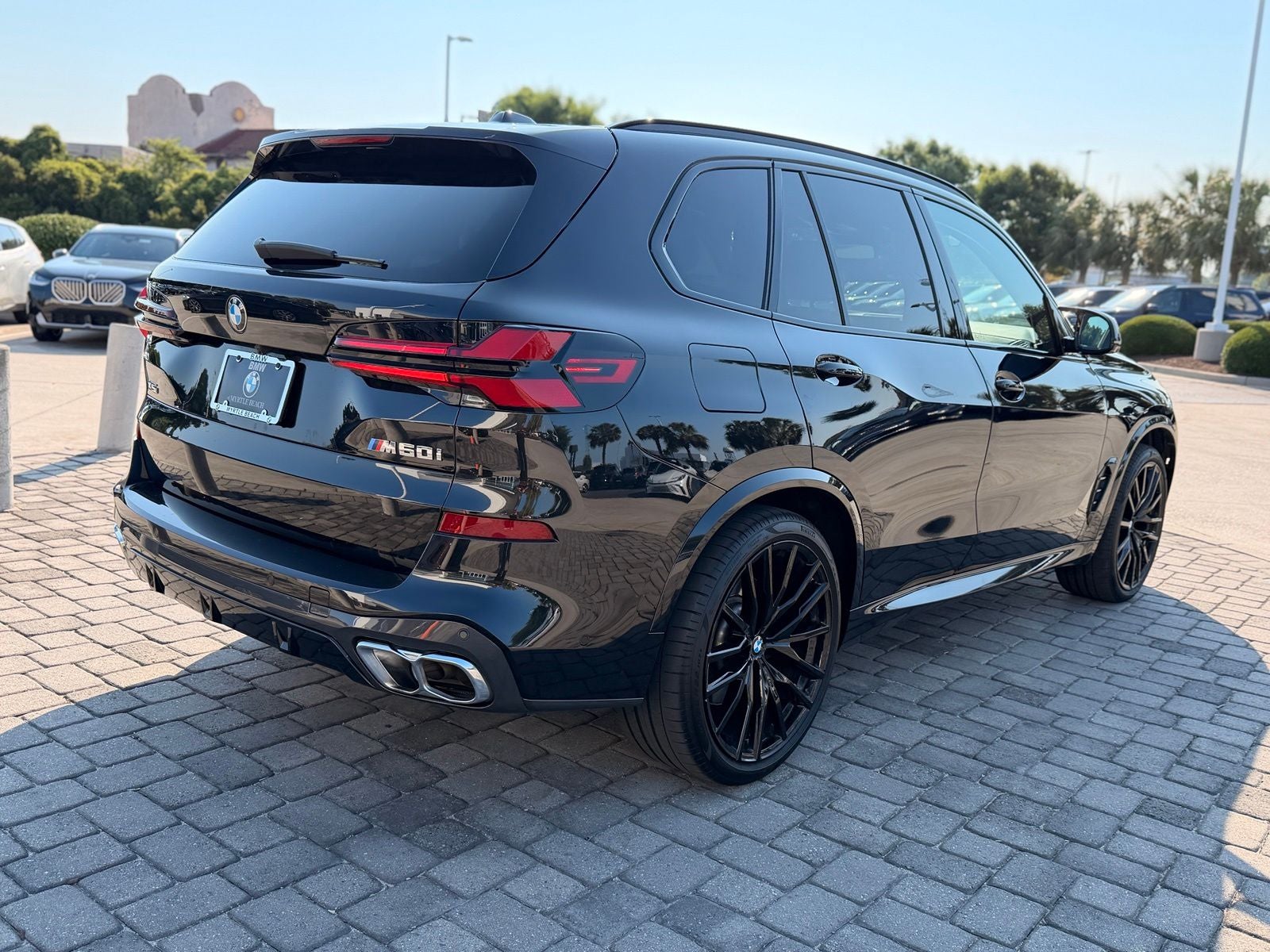 2025 BMW X5 M60i