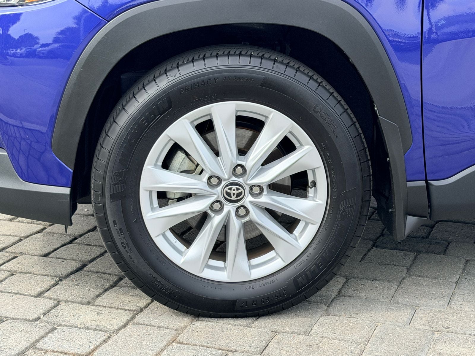 2024 Toyota Corolla Cross LE