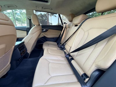 2020 Audi Q8 55 Prestige quattro