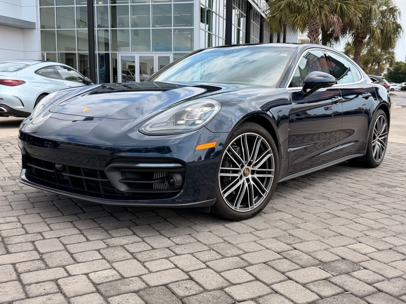 2023 Porsche Panamera 4 Platinum Edition