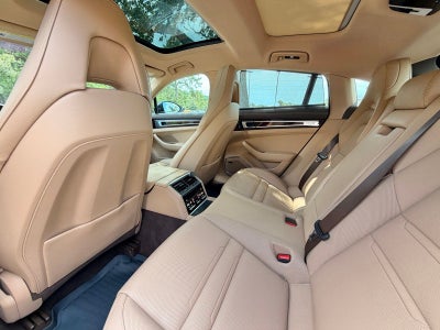 2023 Porsche Panamera 4 Platinum Edition