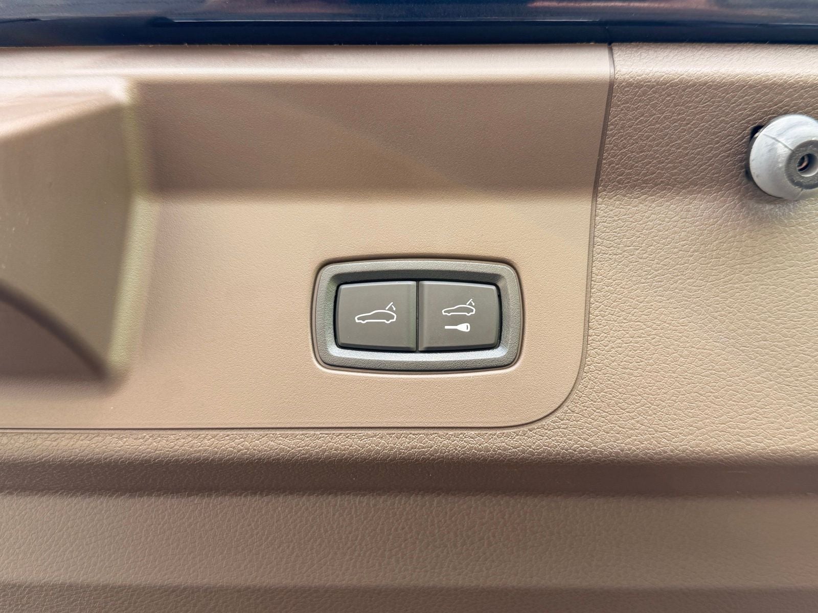 2023 Porsche Panamera 4 Platinum Edition