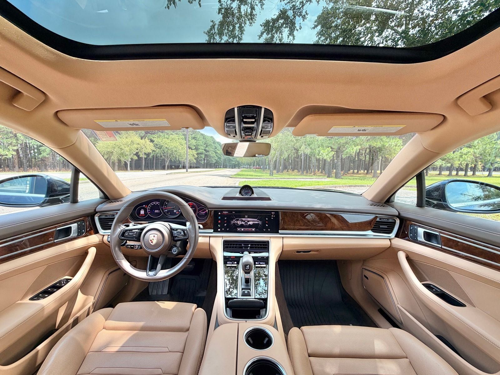2023 Porsche Panamera 4 Platinum Edition