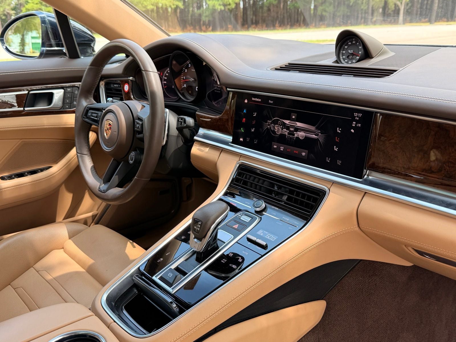 2023 Porsche Panamera 4 Platinum Edition