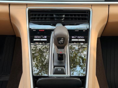 2023 Porsche Panamera 4 Platinum Edition