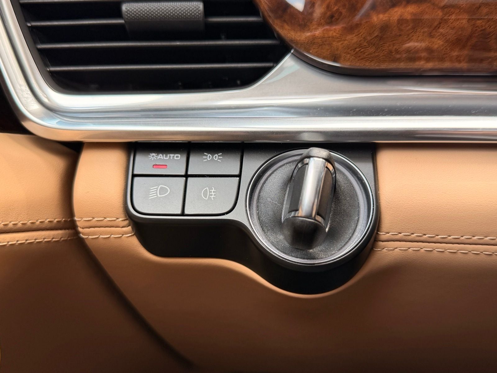 2023 Porsche Panamera 4 Platinum Edition