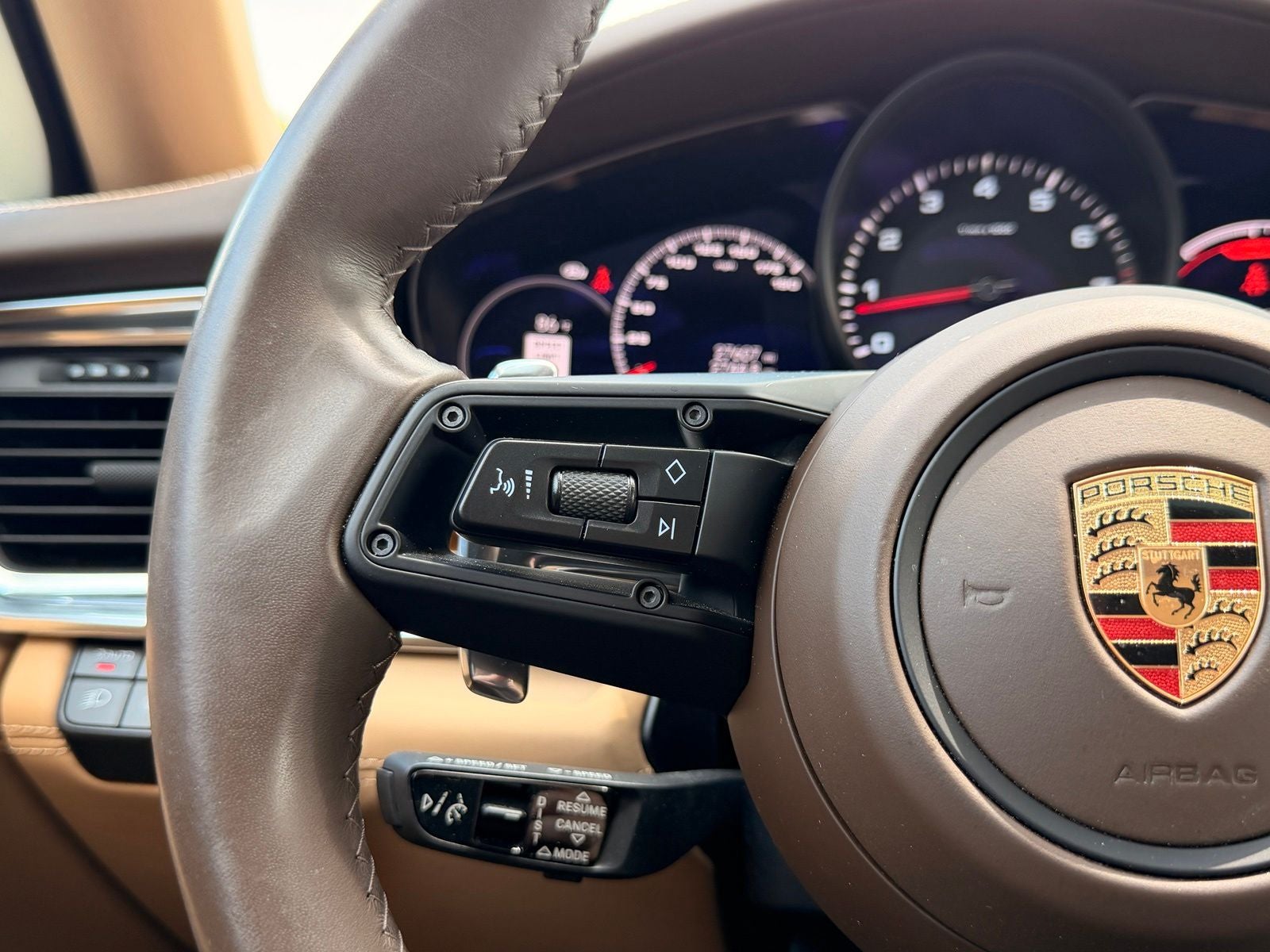 2023 Porsche Panamera 4 Platinum Edition