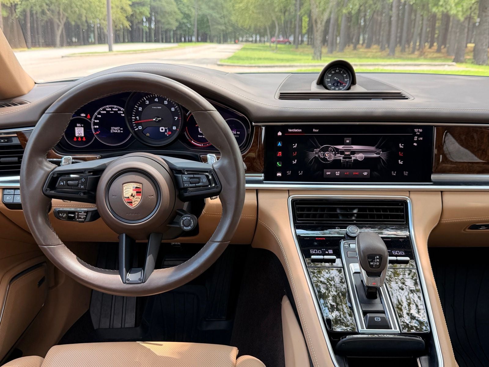 2023 Porsche Panamera 4 Platinum Edition
