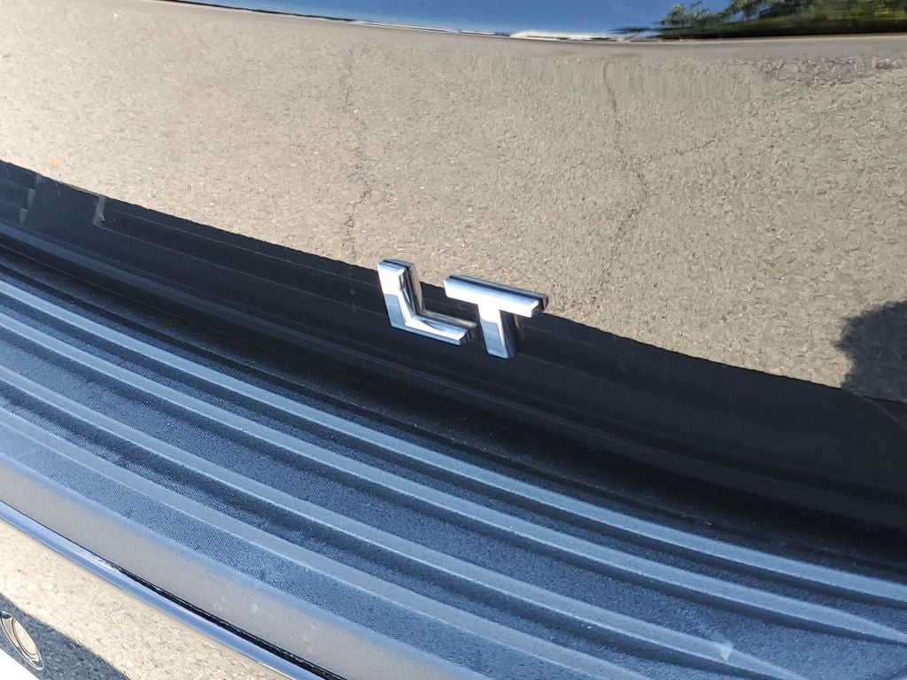2025 Chevrolet Suburban LT
