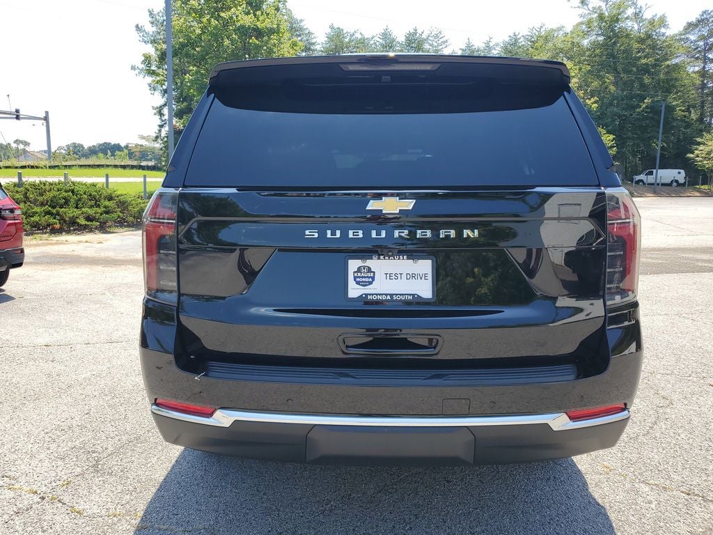 2025 Chevrolet Suburban LS