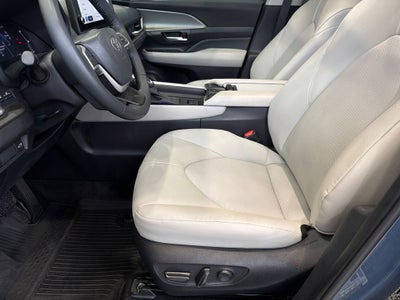 2025 Toyota Grand Highlander Hybrid XLE