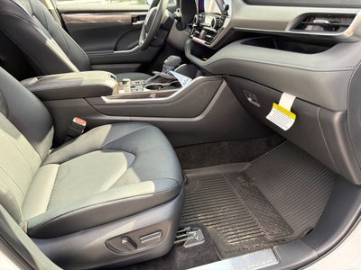 2026 Toyota Highlander Base