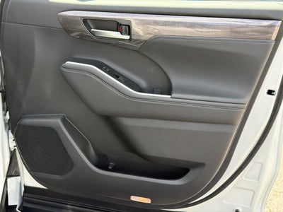 2026 Toyota Highlander Base