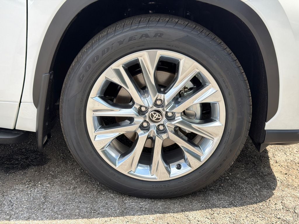 2026 Toyota Highlander Base