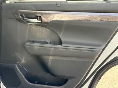 2026 Toyota Highlander Base
