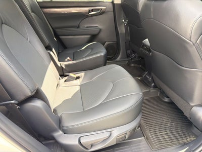 2026 Toyota Highlander Base