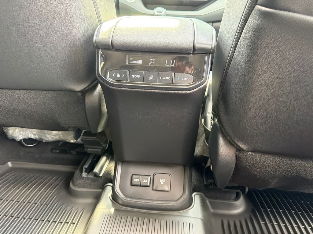 2026 Toyota Highlander Base