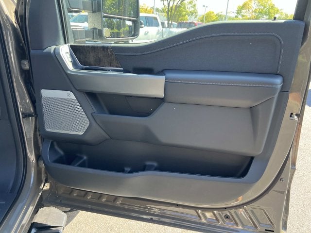 2027 Ford F-450SD Lariat DRW