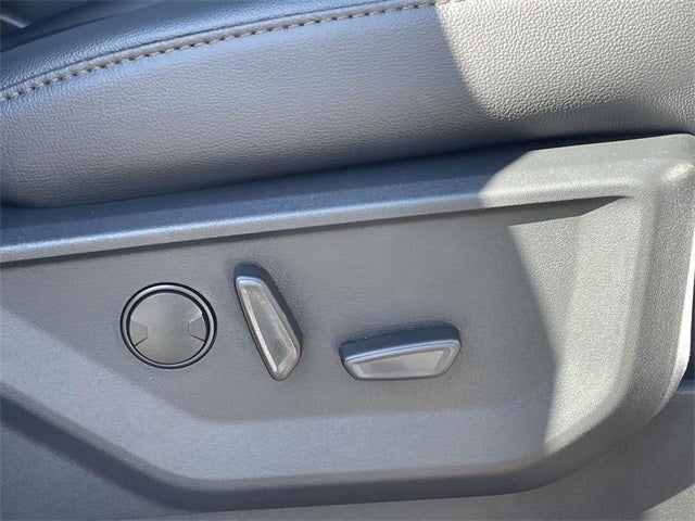 2025 Ford F-250SD Lariat BLACK WIDOW by FOX FACTORY