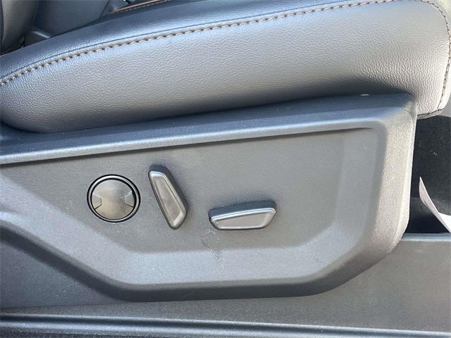 2025 Ford F-250SD Lariat BLACK WIDOW by FOX FACTORY