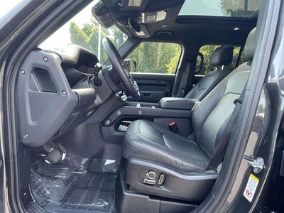 2024 Land Rover Defender 130 X-Dynamic SE