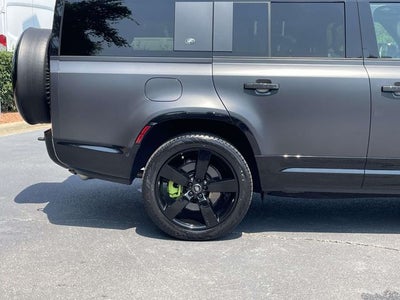 2024 Land Rover Defender 130 X-Dynamic SE