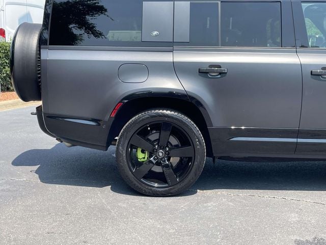 2024 Land Rover Defender 130 X-Dynamic SE