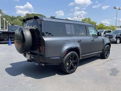 2024 Land Rover Defender 130 X-Dynamic SE