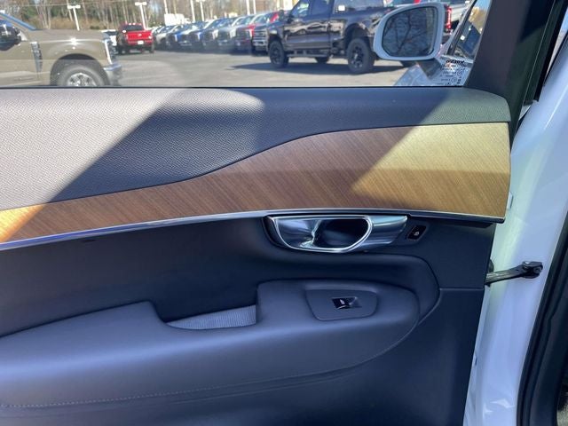 2025 Volvo XC90 B6 Plus 7-Seater
