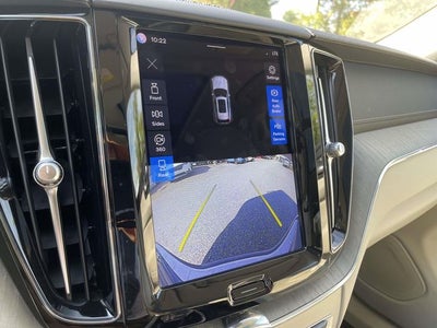 2023 Volvo XC60 B6 Ultimate Dark Theme