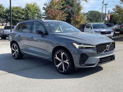 2023 Volvo XC60 B6 Ultimate Dark Theme