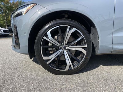 2023 Volvo XC60 B6 Ultimate Dark Theme