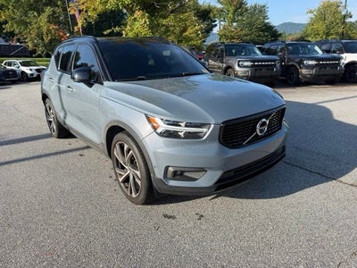 2021 Volvo XC40 R-Design