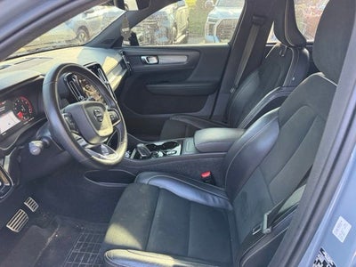 2021 Volvo XC40 R-Design