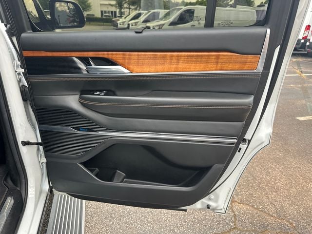 2022 Jeep Grand Wagoneer Series III