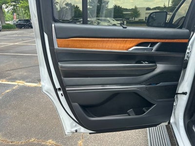 2022 Jeep Grand Wagoneer Series III