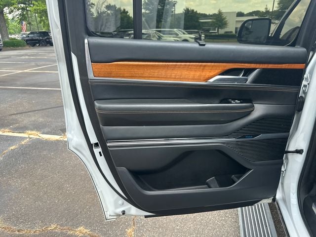 2022 Jeep Grand Wagoneer Series III