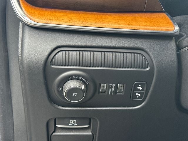 2022 Jeep Grand Wagoneer Series III