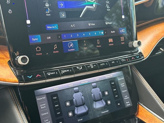 2022 Jeep Grand Wagoneer Series III