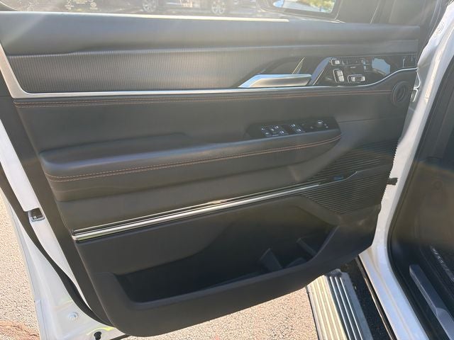 2023 Jeep Grand Wagoneer Series III