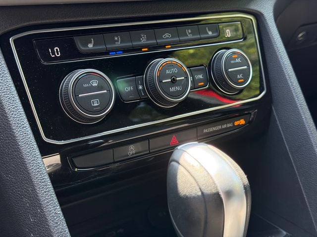 2023 Volkswagen Atlas Cross Sport 3.6L V6 SEL Premium R-Line