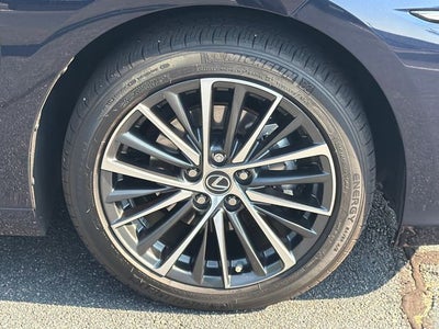 2025 Lexus ES 300h