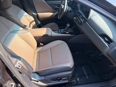 2025 Lexus ES 300h